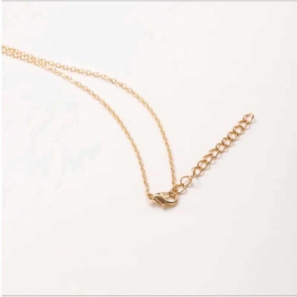 NWOT Gold Plated Initial Pendant Necklace - Picture 2 of 4
